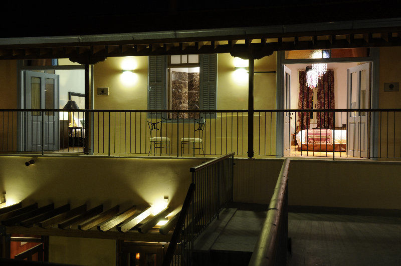 The Library Hotel Wellness Retreat Калавасос Екстериор снимка